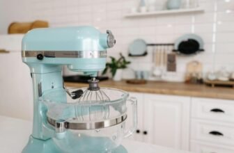 How Stand Mixers Revolutionize Baking at Home